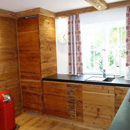 Haus Iris بيت للعطل اوبرستدورف