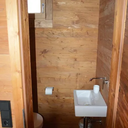 Haus Iris بيت للعطل